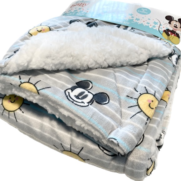 NWT Disney Mickey Mouse Sherpa Baby Blanket - Picture 1 of 4